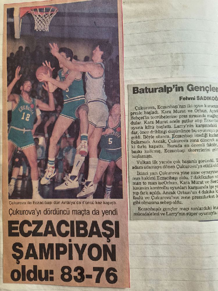 Eczacıbaşı'nın basketbol şampiyonluğunu duyuran eski gazete kupürü