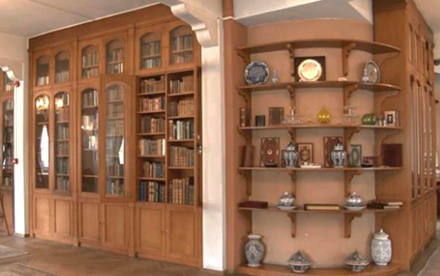 İstanbul Kitaplığı'ndaki koleksiyondan bir görünüm