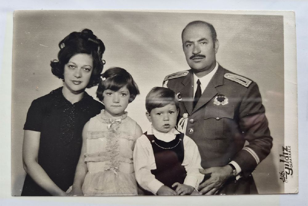 Ali Volkan Özal çocukluk yıllarında ailesiyle birlikte