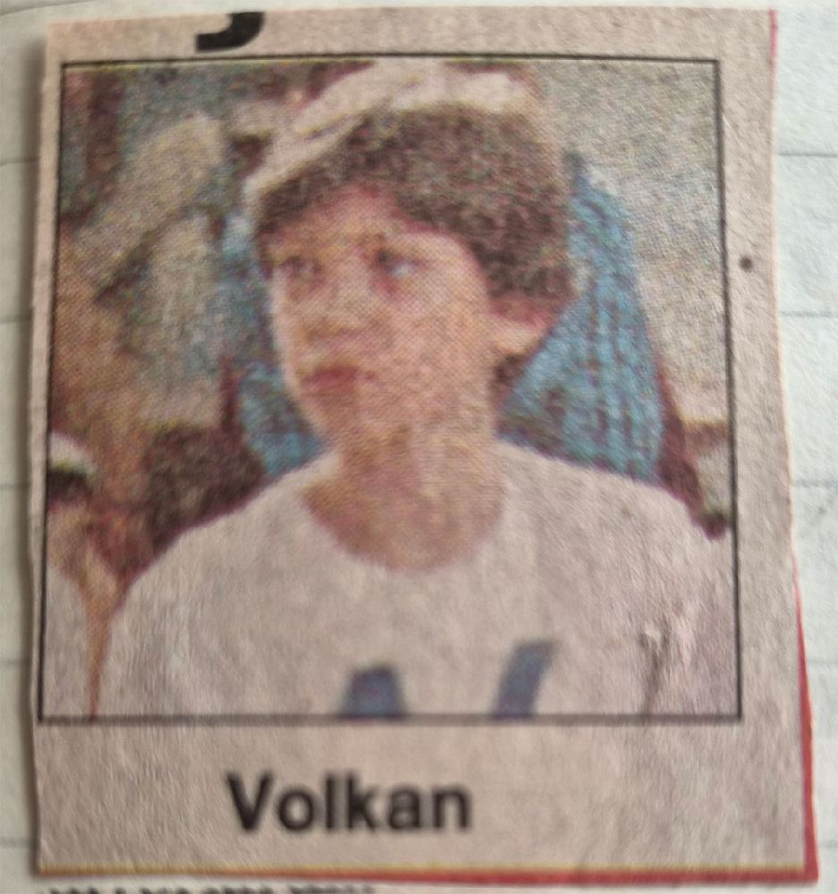 Volkan Özal'ın gençlik yıllarından eski bir gazete kupürü