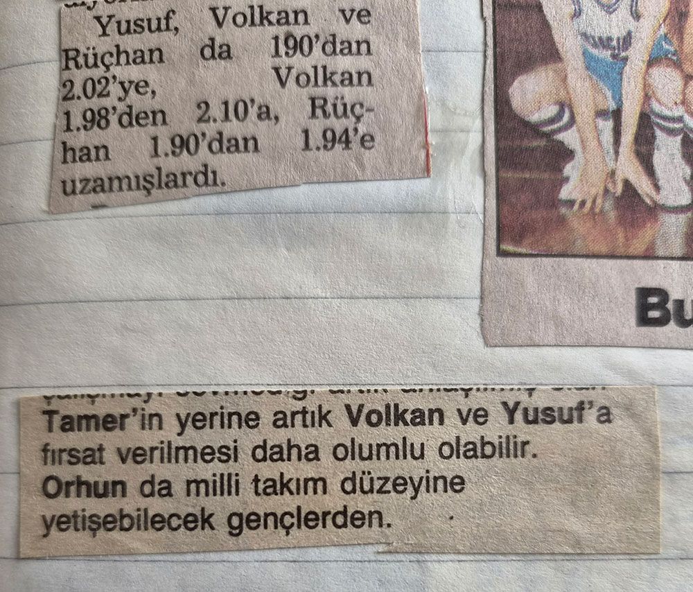 Genç basketbolcuların boylarının uzamasını anlatan gazete kupürü