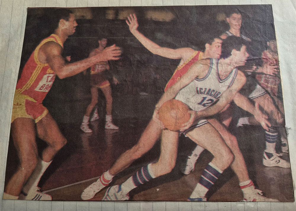 Eczacıbaşı basketbol maçından renkli aksiyon fotoğrafı